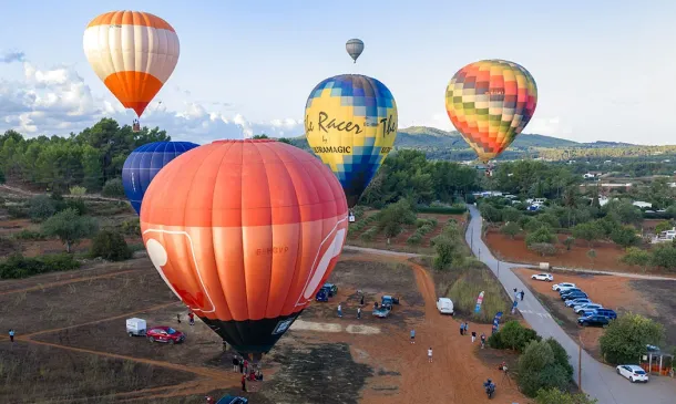 El II Ibiza Balloon Festival despide su segunda edición tras tres días mirando al cielo